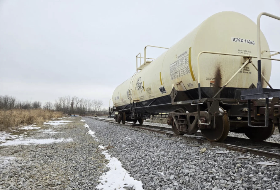 Beauharnois, QC - Railcar Storage - CN, CSX